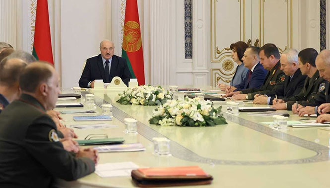 Лукашенко поручил пригласить в Беларусь генеральных прокуроров России и Украины