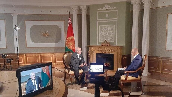 В рабочей резиденции Лукашенко установлен дозатор с антисептиком