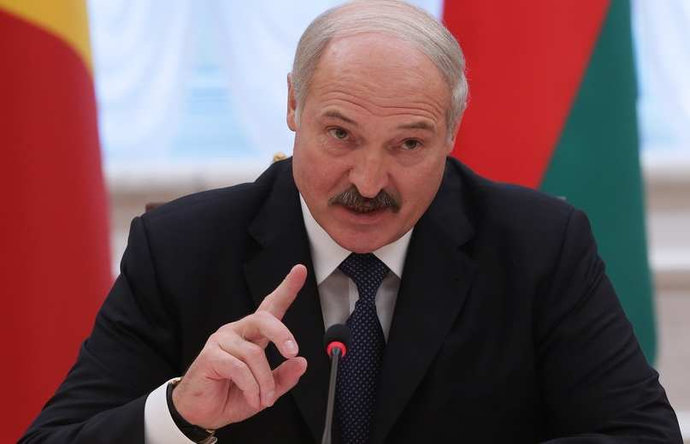 Лукашенко попросил отвечать честно, если придут из социологической службы