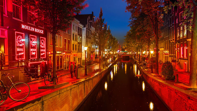 Власти Амстердама хотят ликвидировать квартал красных фонарей