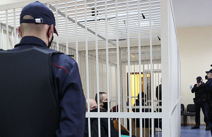 Сегодня над топ-менеджерами Белгазпромбанка прошел суд. Продолжение – 18 февраля