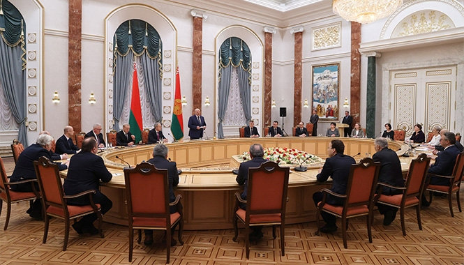 Лукашенко: «Если не переломим ситуацию, мы подойдем к войнушке»