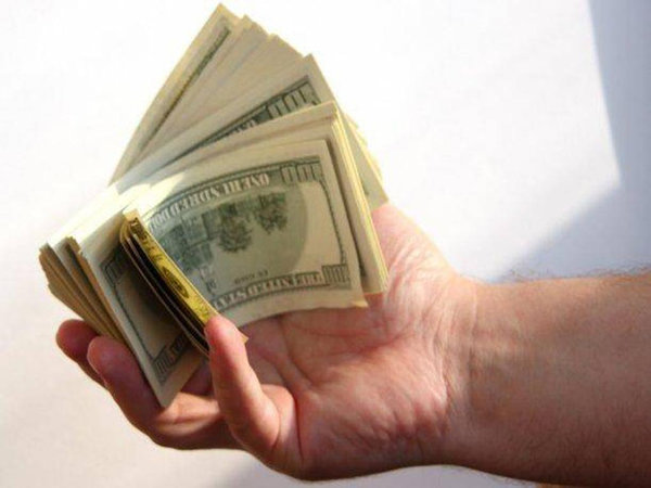 85-летняя жительница Гродно отдала мошенникам 150 тысяч долларов и 125 тысяч евро
