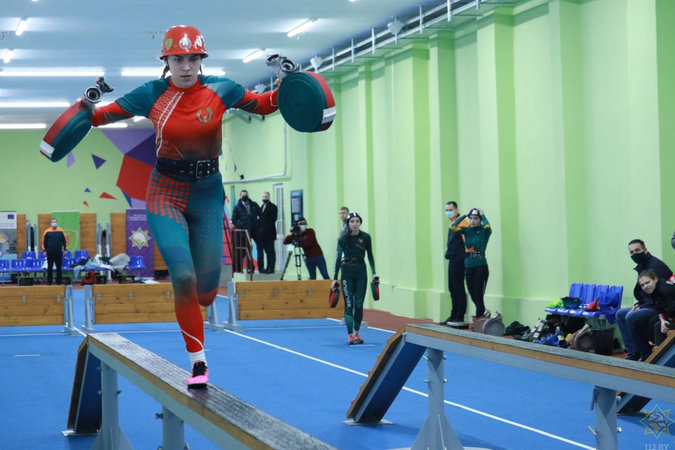В Гродно проходит чемпионат Беларуси по пожарно-спасательному спорту