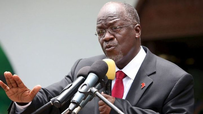 Умер президент Танзании, который предлагал лечить коронавирус молитвами