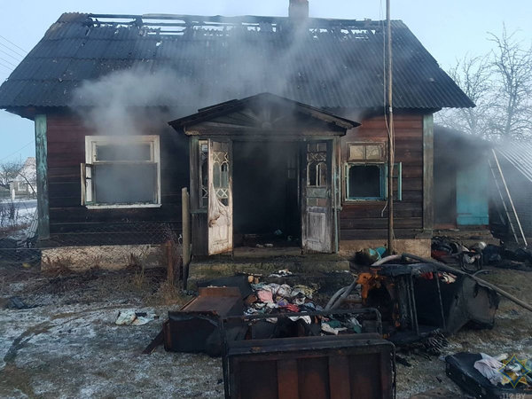 На пожаре в Щучинском районе погибли двое