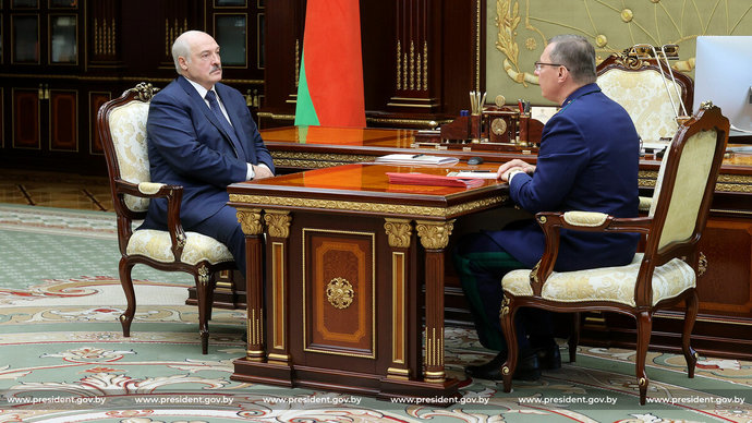 Лукашенко: Один разумный человек сказал, что книга Гитлера остается актуальной