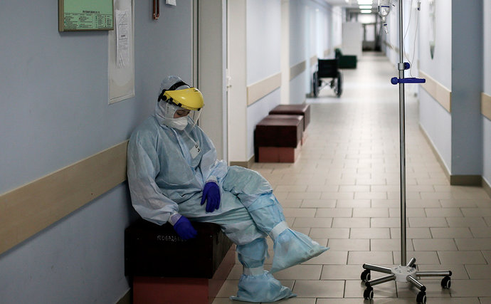 Число смертей, связанных с коронавирусной инфекцией, в Беларуси уже более 3,3 тыс.