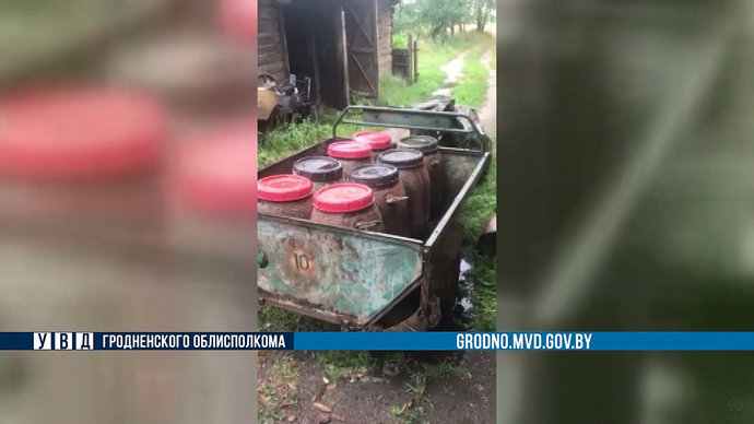 Житель Свислочского района утверждает, что сварил 100 л самогона себе на день рождения
