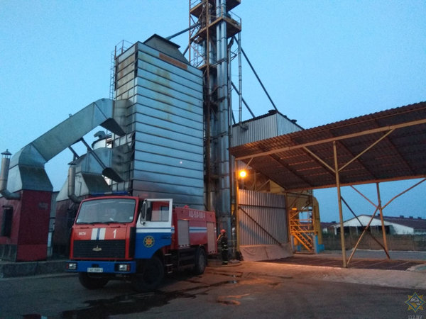 В Мостовском районе от огня спасли почти 50 т зерна
