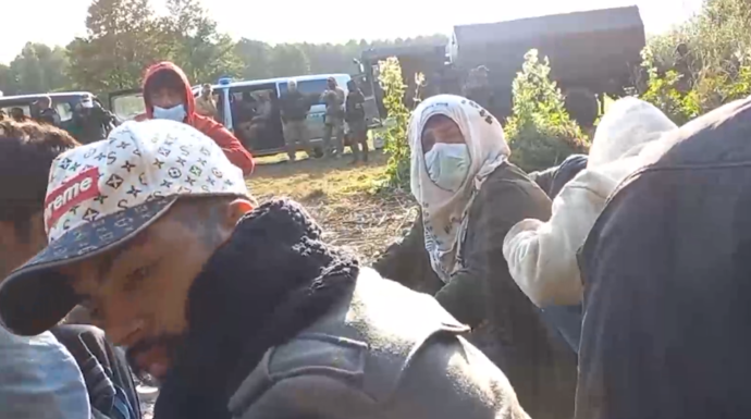Афганские беженцы отказались пересекать границу с Беларусью. Поляки пытались их заставить
