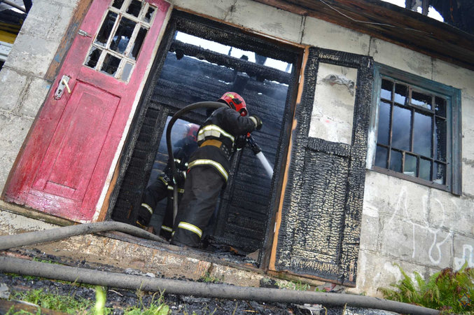 В Новогрудском районе спасатели дважды выезжали тушить пожар по одному адресу
