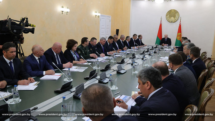 Лукашенко провел совещание в Гродненском облисполкоме