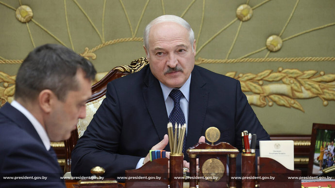 Лукашенко попросил не обижать крестьян