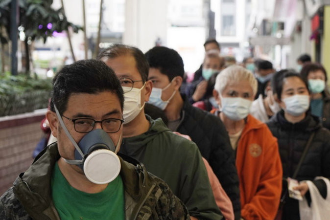 Китайские власти хотят проверить на коронавирус всех жителей Уханя
