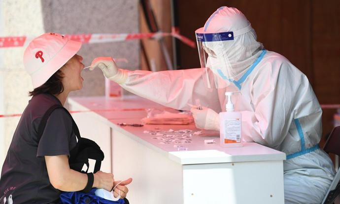 Всего в мире с начала пандемии зарегистрировано более 210 млн случаев коронавируса