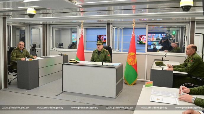 Лукашенко принял участие в активной фазе стратегического учения «Запад-2021»