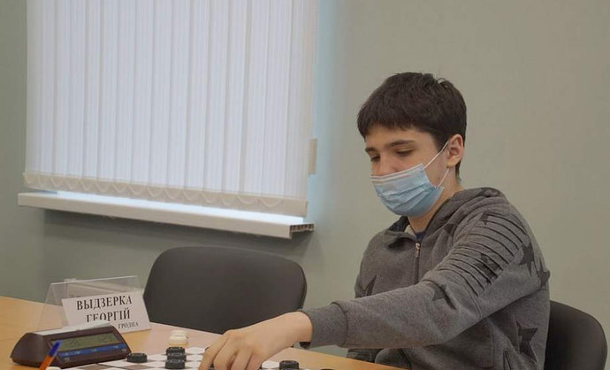 Подросток из Гродно стал чемпионом мира по шашкам в возрастной группе до 17 лет