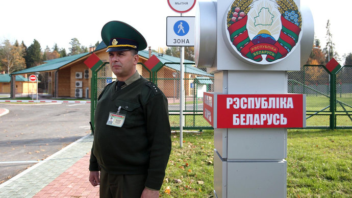 Правительство изменило правила выезда белорусов за рубеж