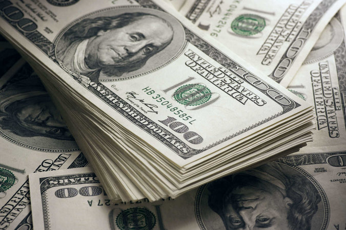 БВФБ: На первых торгах октября подорожал доллар