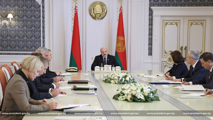 Лукашенко ждет разительных изменений в сфере государственной идеологии
