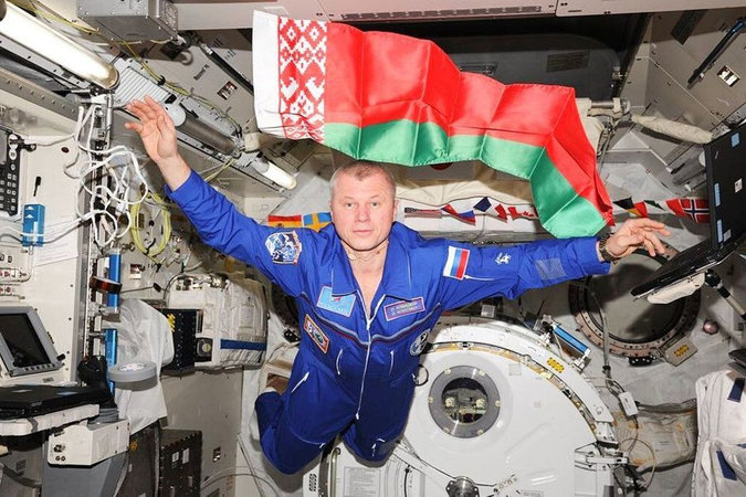 Лукашенко отправил телеграмму в космос