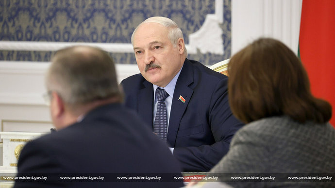 Лукашенко поручил всерьез заняться вопросами роста цен и доходов населения