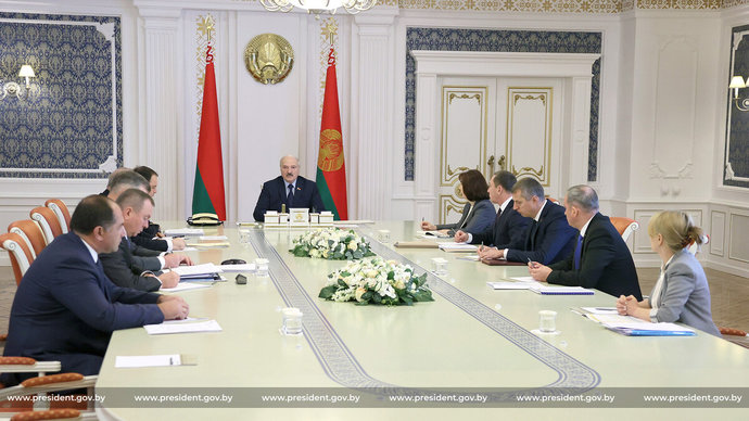 Лукашенко не склонен драматизировать ситуацию относительно западных санкций