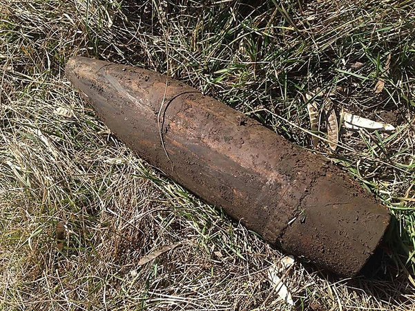 В Ошмянском районе найден подозрительный предмет, похожий на снаряд