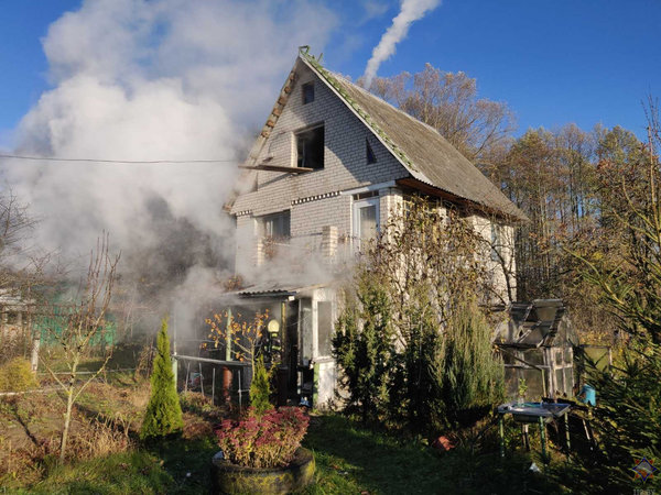 На пожаре в дачном доме под Гродно погибли мужчина и женщина