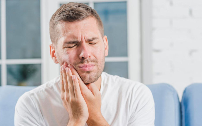 Как избавиться от зубной боли c помощью простейших средств