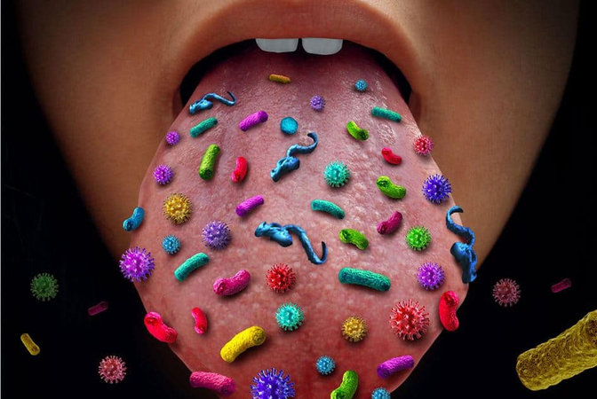 Несколько капель препарата избавляет неприятных запах и бактерии во рту