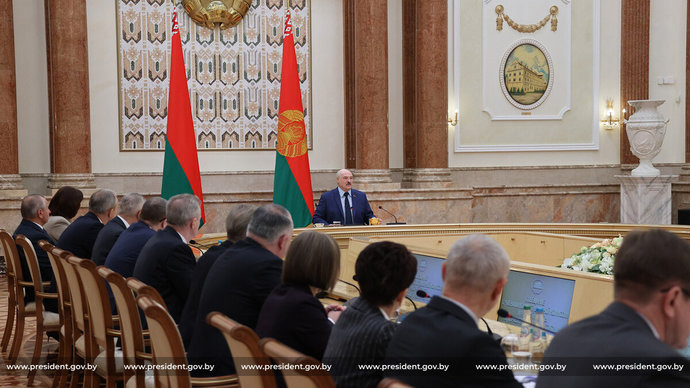 Лукашенко: работа по подготовке изменений Конституции вышла на финишную прямую