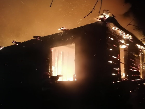 В Гродненском районе парень вошел в горящее строение за телефоном – и уже не вышел