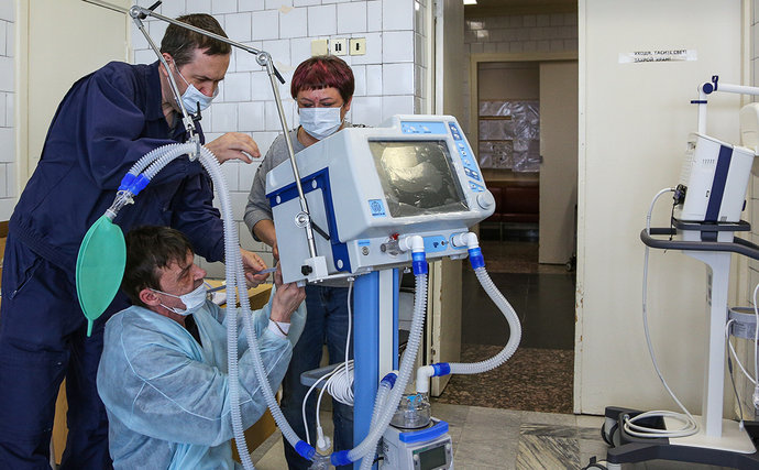 Для инфекционной больницы в Гродно приобрели аппарат ИВЛ
