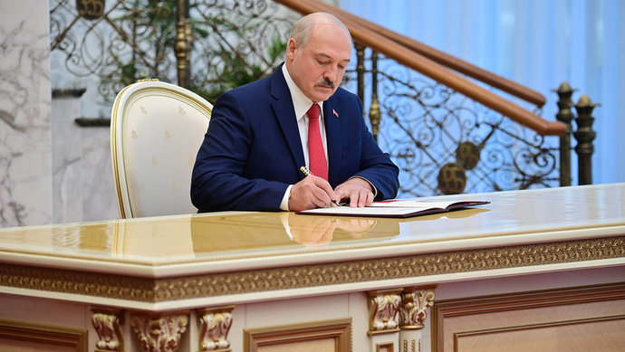 Лукашенко одобрил параметры прогноза социально-экономического развития на 2022 год