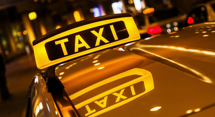В Гродно монтажник избил и ограбил таксиста