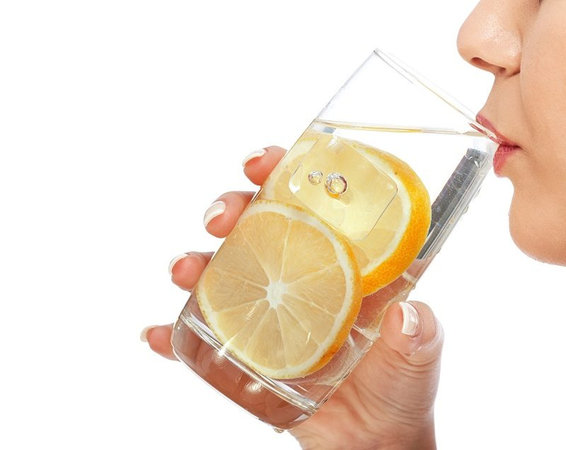 Лекарства может заменить вода с лимоном натощак