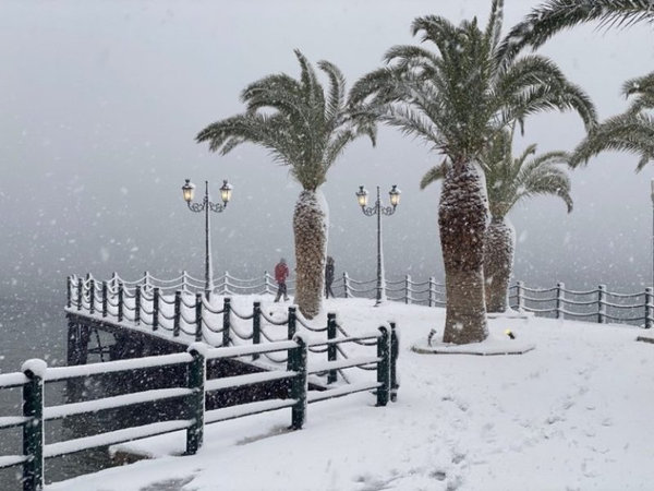 Из-за сильного снегопада власти Греции «подарили» жителям еще один выходной