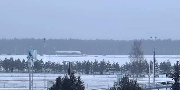 Со взлетно-посадочной полосы аэропорта «Минск» выкатился пассажирский самолет