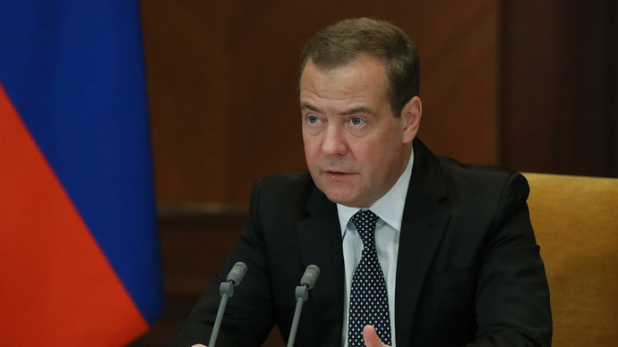 Медведев: отказ от иностранных валют выглядит не так уж фaнтастично