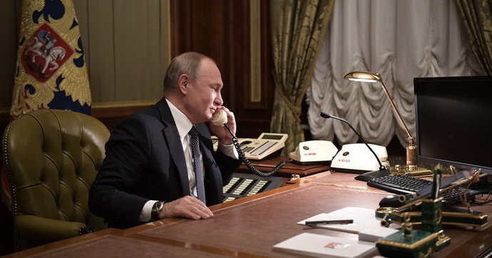 Путин объяснил Шольцу суть решения о переходе к оплате газа российскими рублями