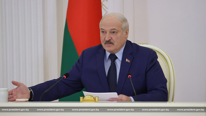 Лукашенко: каждое пятое обращение в Администрацию президента касается работы коммунальных служб