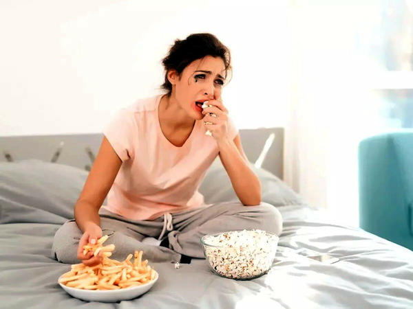 Потребление пищи в одиночестве провоцирует проблемы с сердцем
