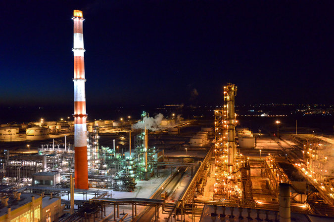 В Сызрани загорелся нефтеперерабатывающий завод