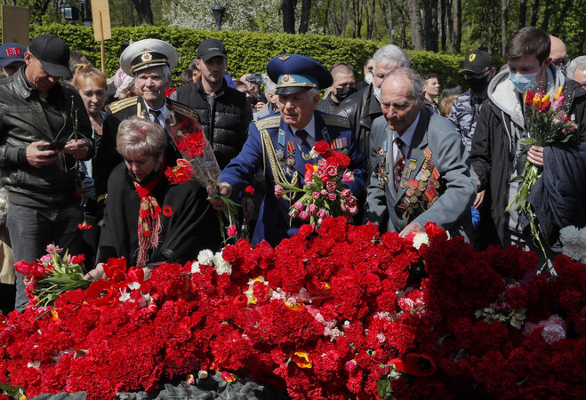 На сайте Президента Украины появилась петиция с требованием вернуть празднование Дня Победы