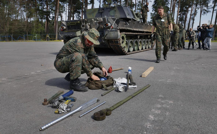 Германия предоставит Украине крупнейший пакет военной помощи