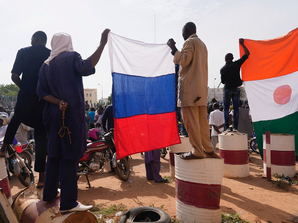 Свергнутый президент Нигера Базум просит помощи у США
