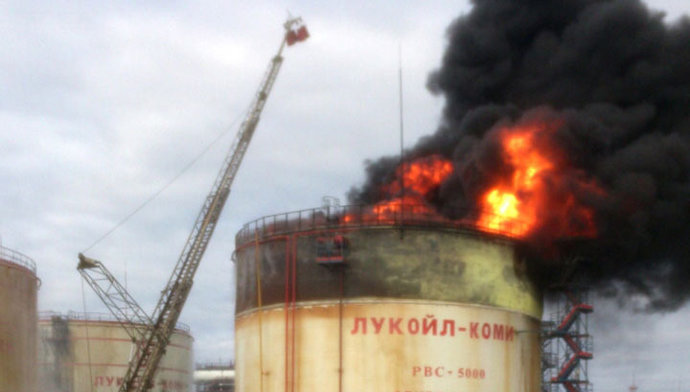 В республике Коми взорвался нефтяной резервуар