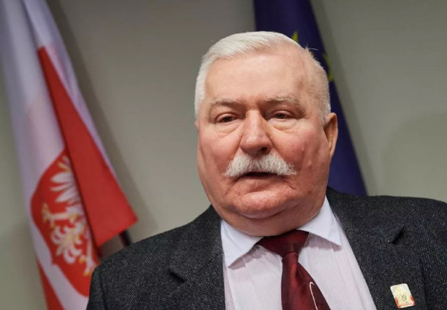 Бывшего президента Польши обвинили в даче ложных показаний